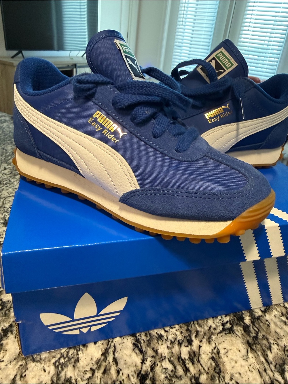 Puma Blue & White Retro Low-Top Sneakers